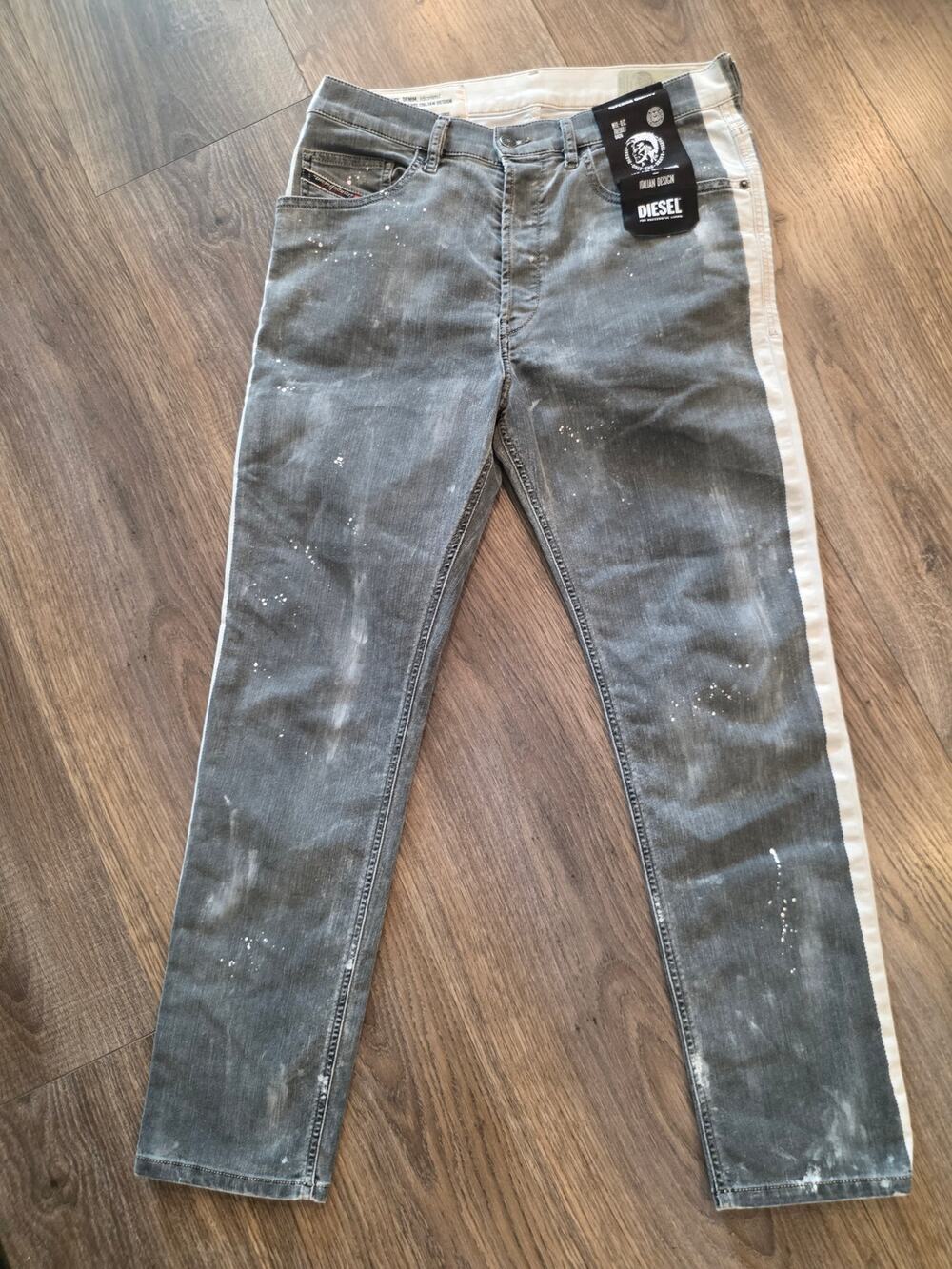 NWT Diesel D-EETAR-SP Tapered Jeans W32 L32 Paint Splatter Tuxedo Stripe Grey